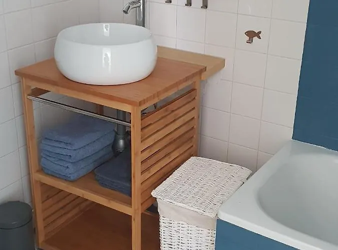 Appartement Près De L'eau, Avec Piscine Chauffée