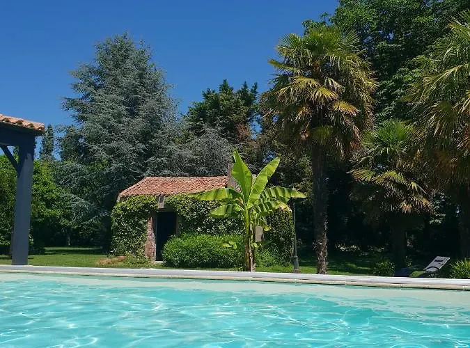 Près De L'eau, Avec Piscine Chauffée *