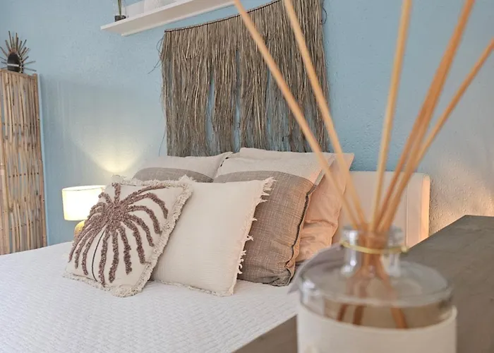 Près De L'eau, Avec Piscine Chauffée *