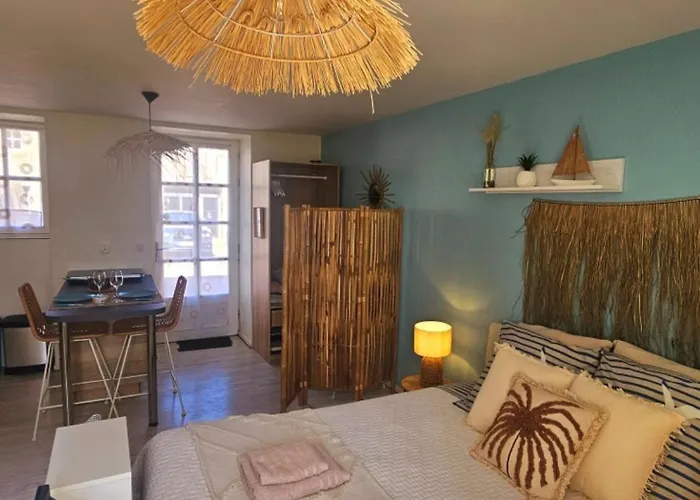 Appartement Près De L'eau, Avec Piscine Chauffée