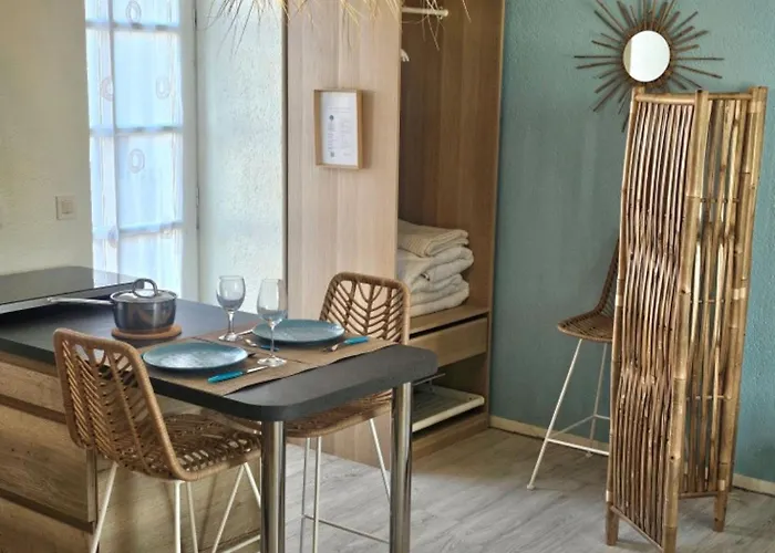 Près De L'eau, Avec Piscine Chauffée *