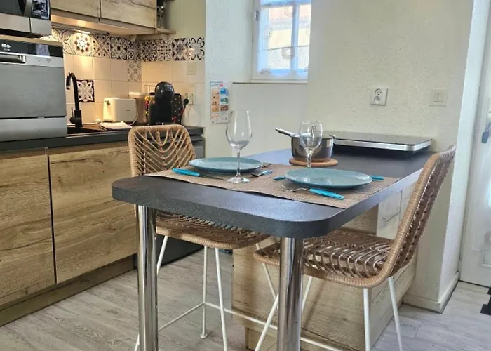 Près De L'eau, Avec Piscine Chauffée Appartement